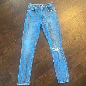 Abercrombie & Fitch The Skinny High Rise jeans. Curve Love. Size 25/0 Long